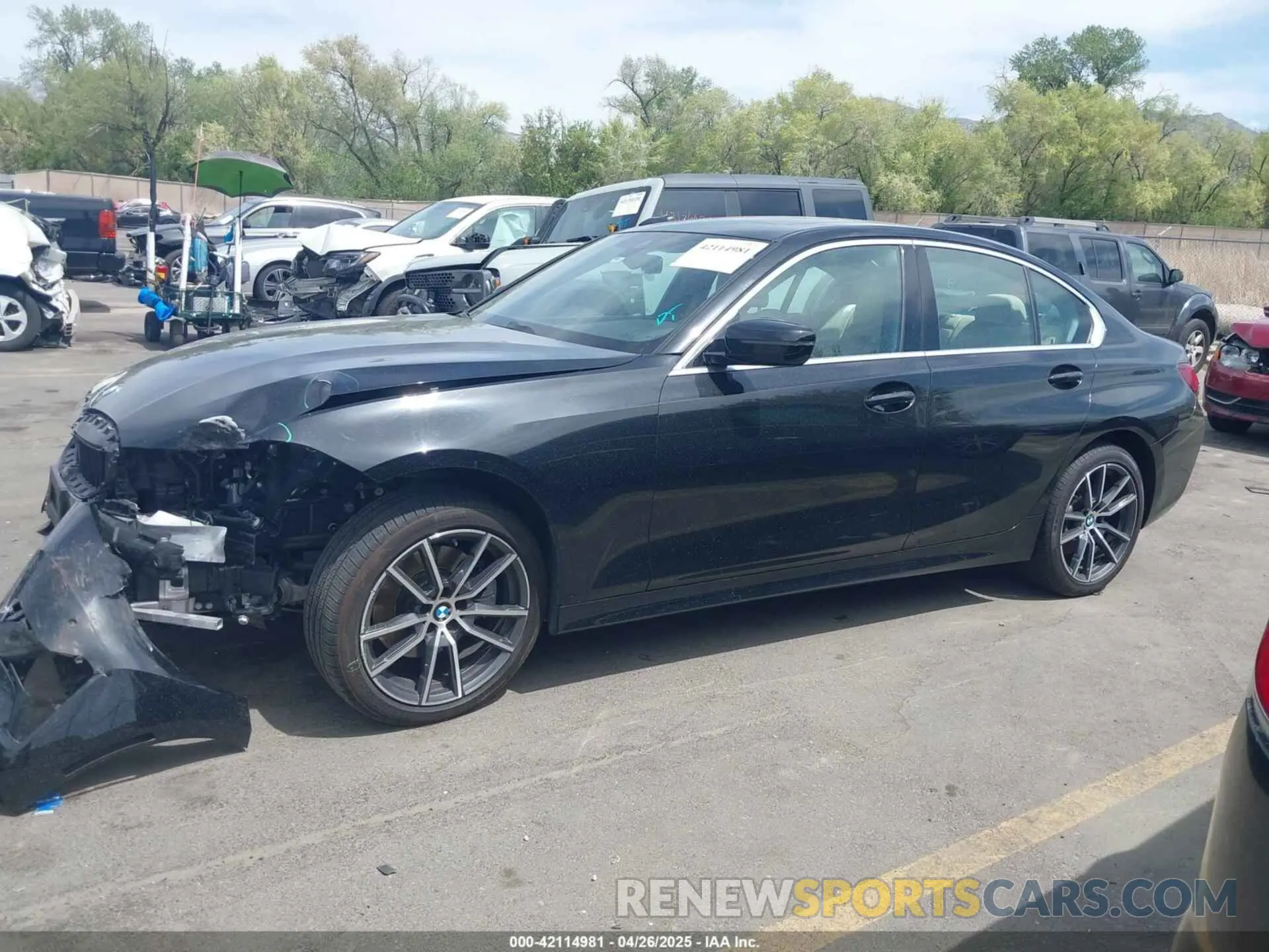 15 Photograph of a damaged car 3MW5R7J05N8C70113 BMW 330I 2022