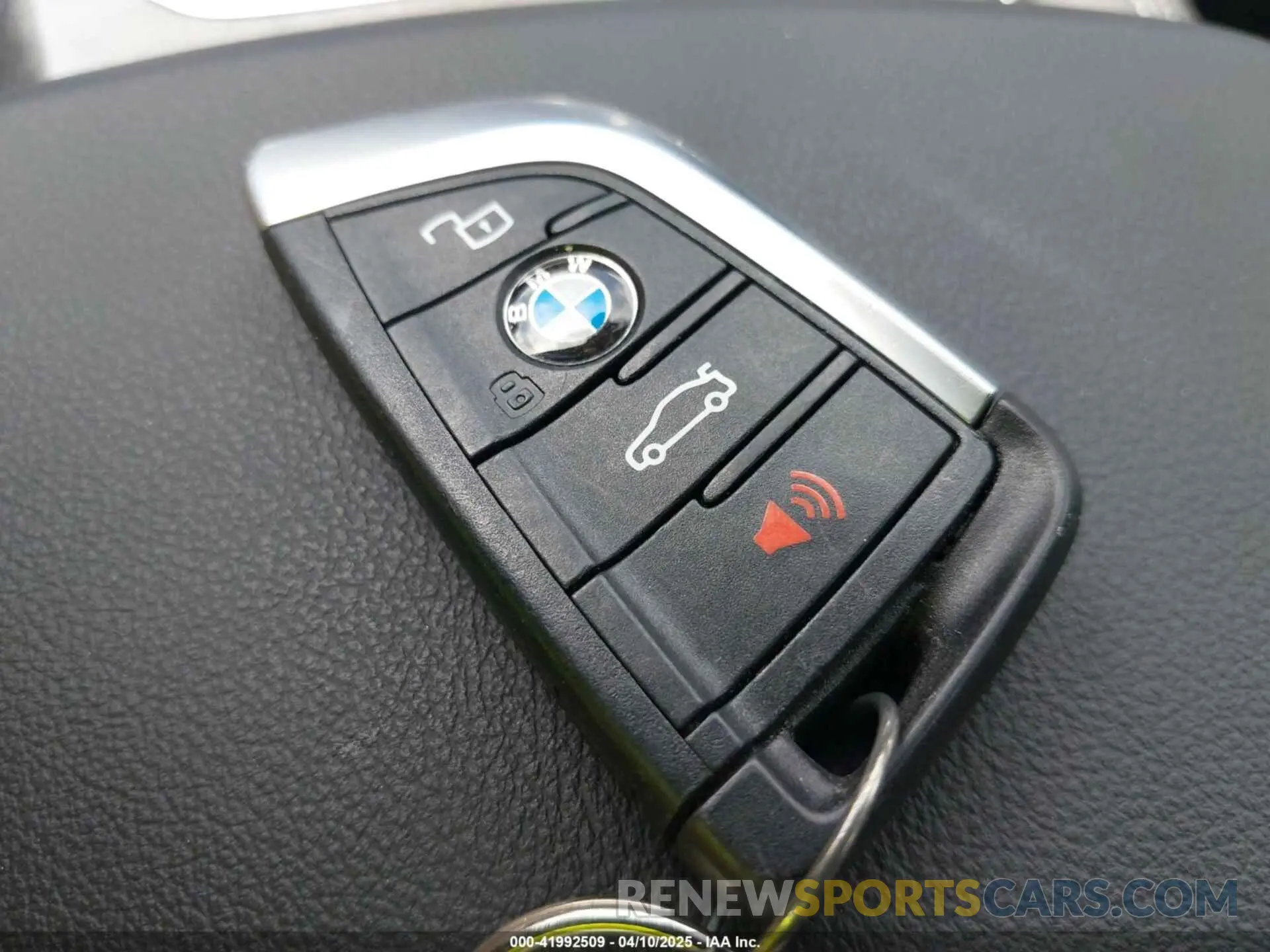 11 Фотография поврежденного автомобиля 3MW69FF00P8D61512 BMW 330I 2023