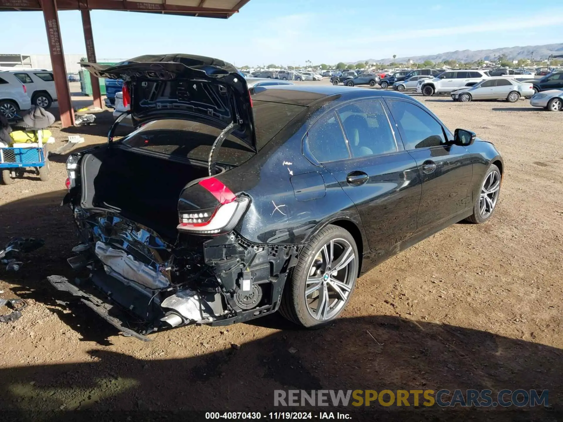 4 Фотография поврежденного автомобиля 3MW69FF06P8D68805 BMW 330I 2023