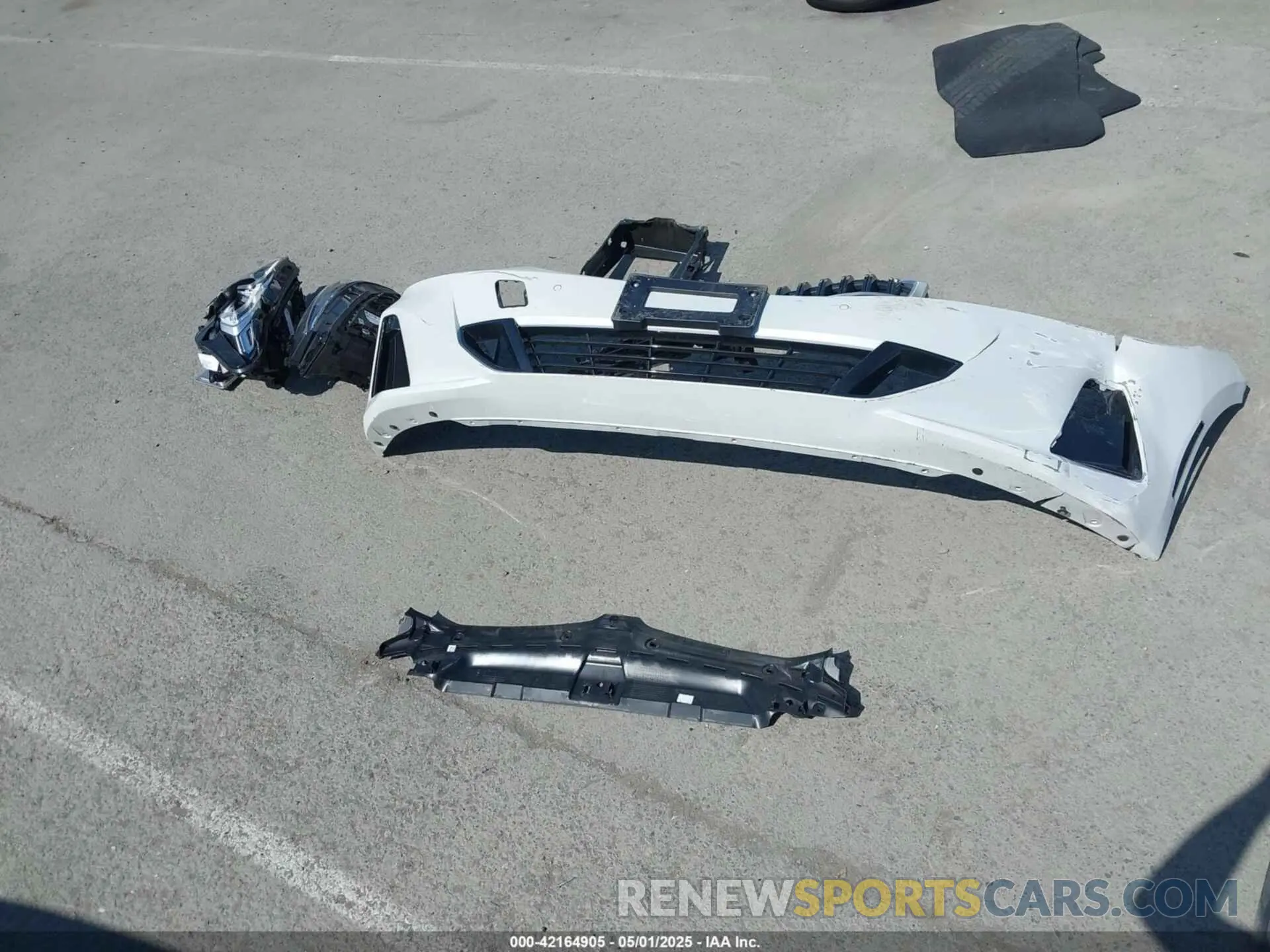 12 Photograph of a damaged car 3MW69FF07P8D18303 BMW 330I 2023