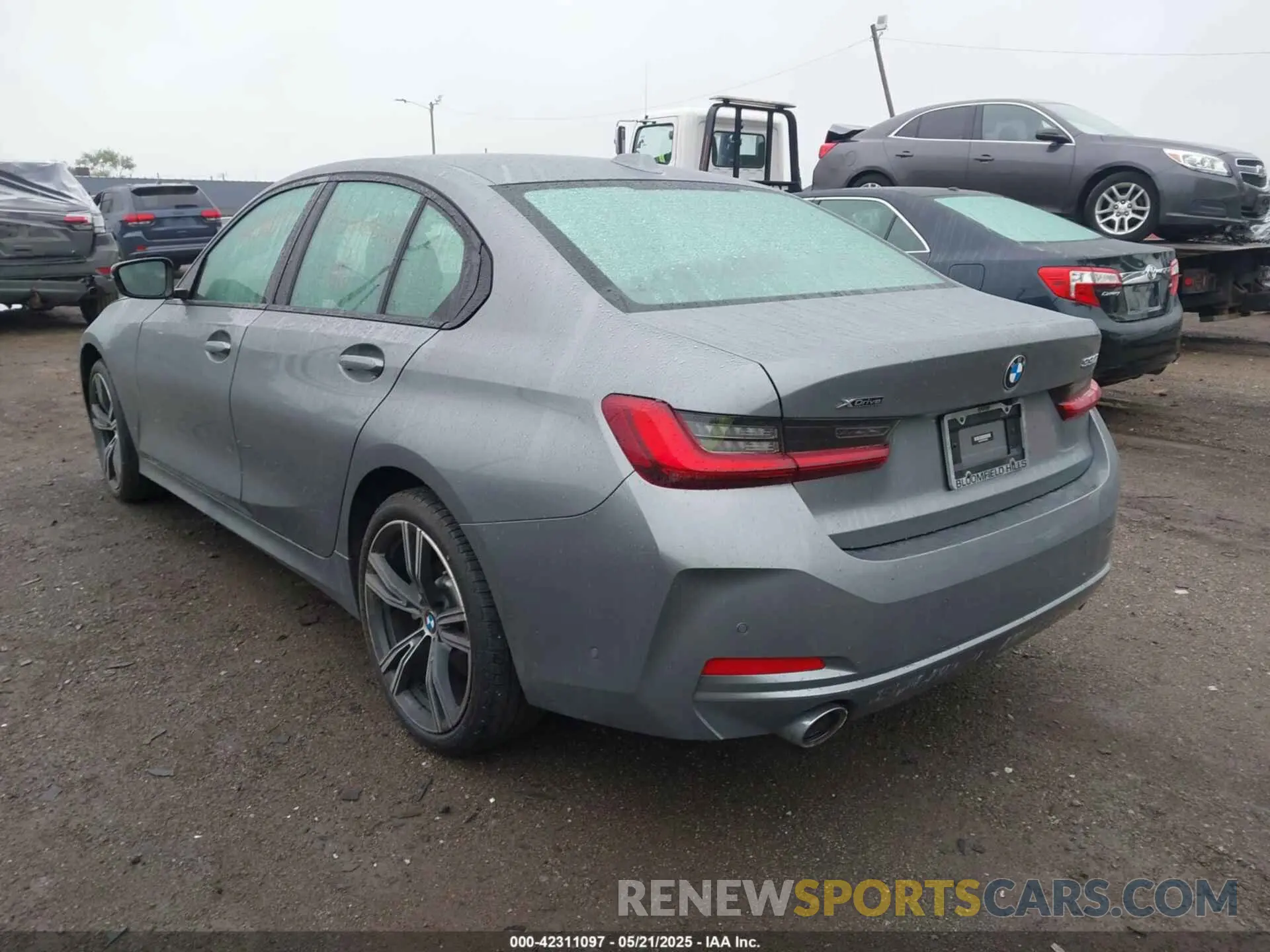 3 Фотография поврежденного автомобиля 3MW89FF01P8D20900 BMW 330I 2023