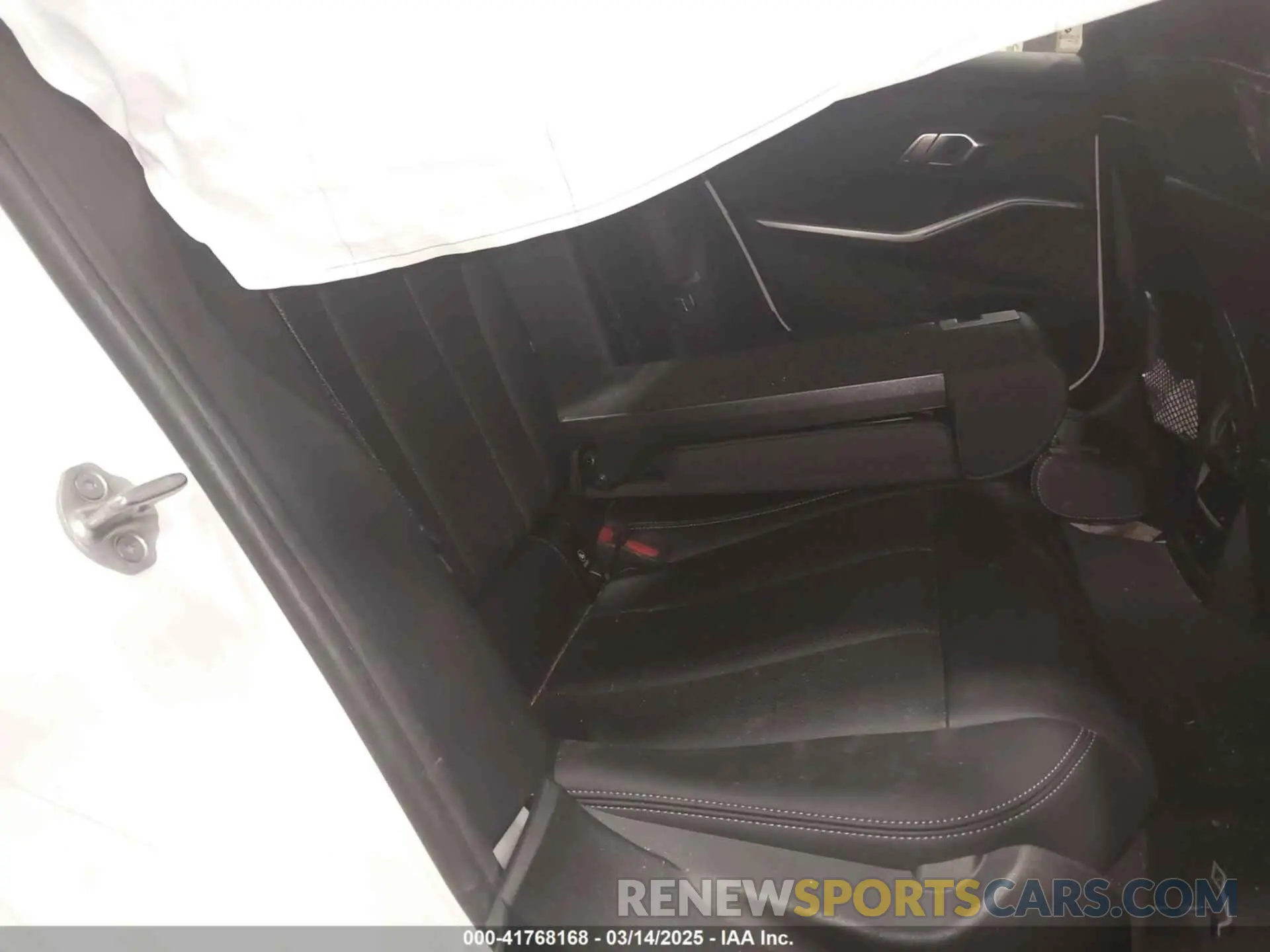 8 Фотография поврежденного автомобиля 3MW89FF04P8D68374 BMW 330I 2023