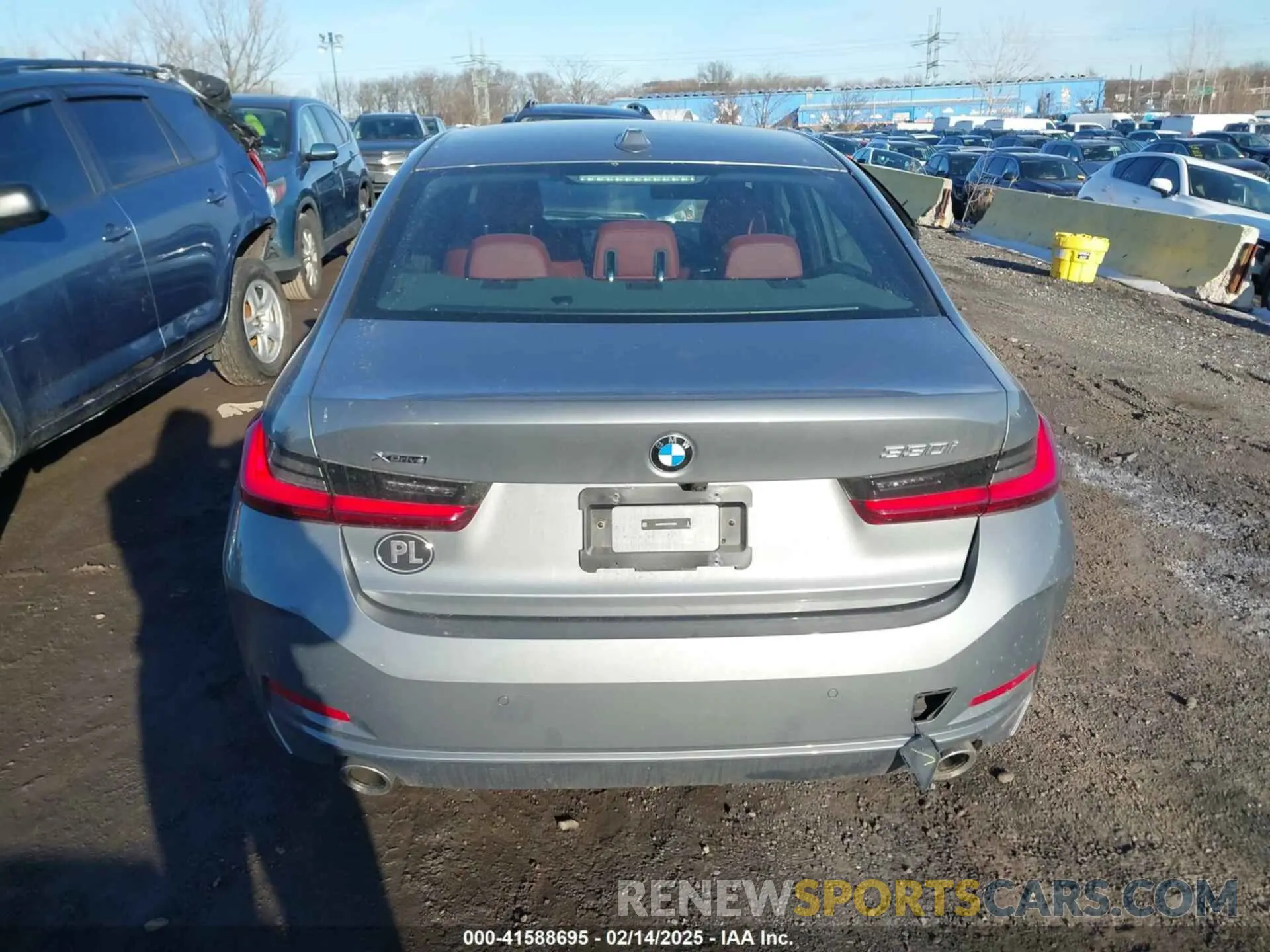 16 Photograph of a damaged car 3MW89FF06P8D52693 BMW 330I 2023