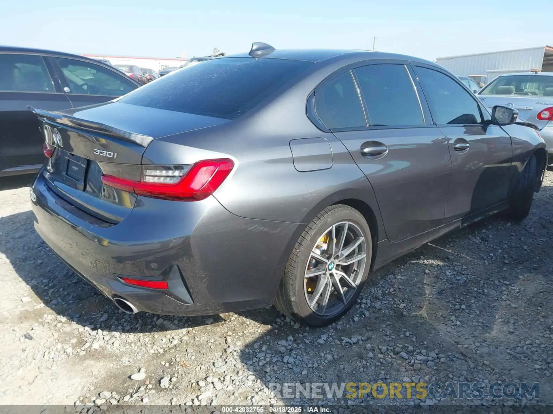 4 Photograph of a damaged car 3MW5R7J53K8A04967 BMW 330XI 2019