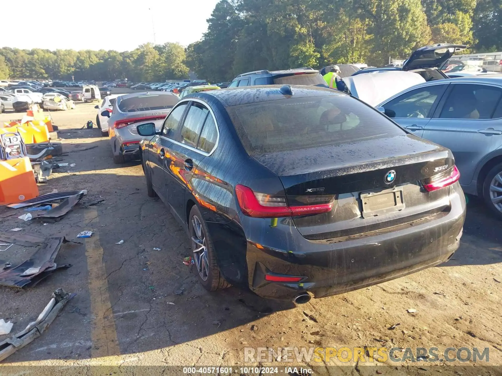 3 Photograph of a damaged car 3MW5R7J08N8C25621 BMW 330XI 2022