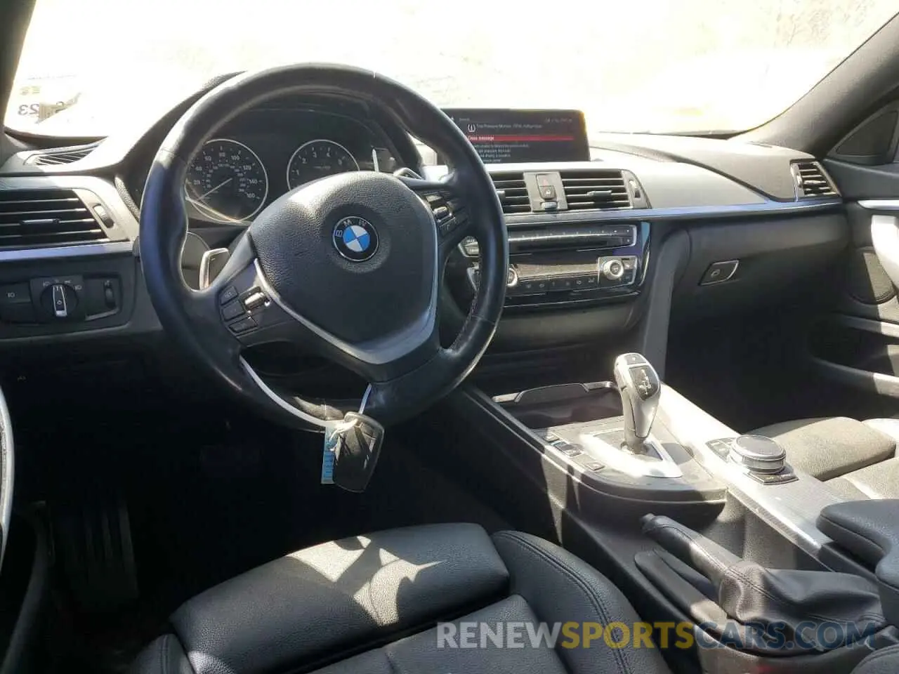8 Фотография поврежденного автомобиля WBA4J1C51KBM17675 BMW 4 SERIES 2019