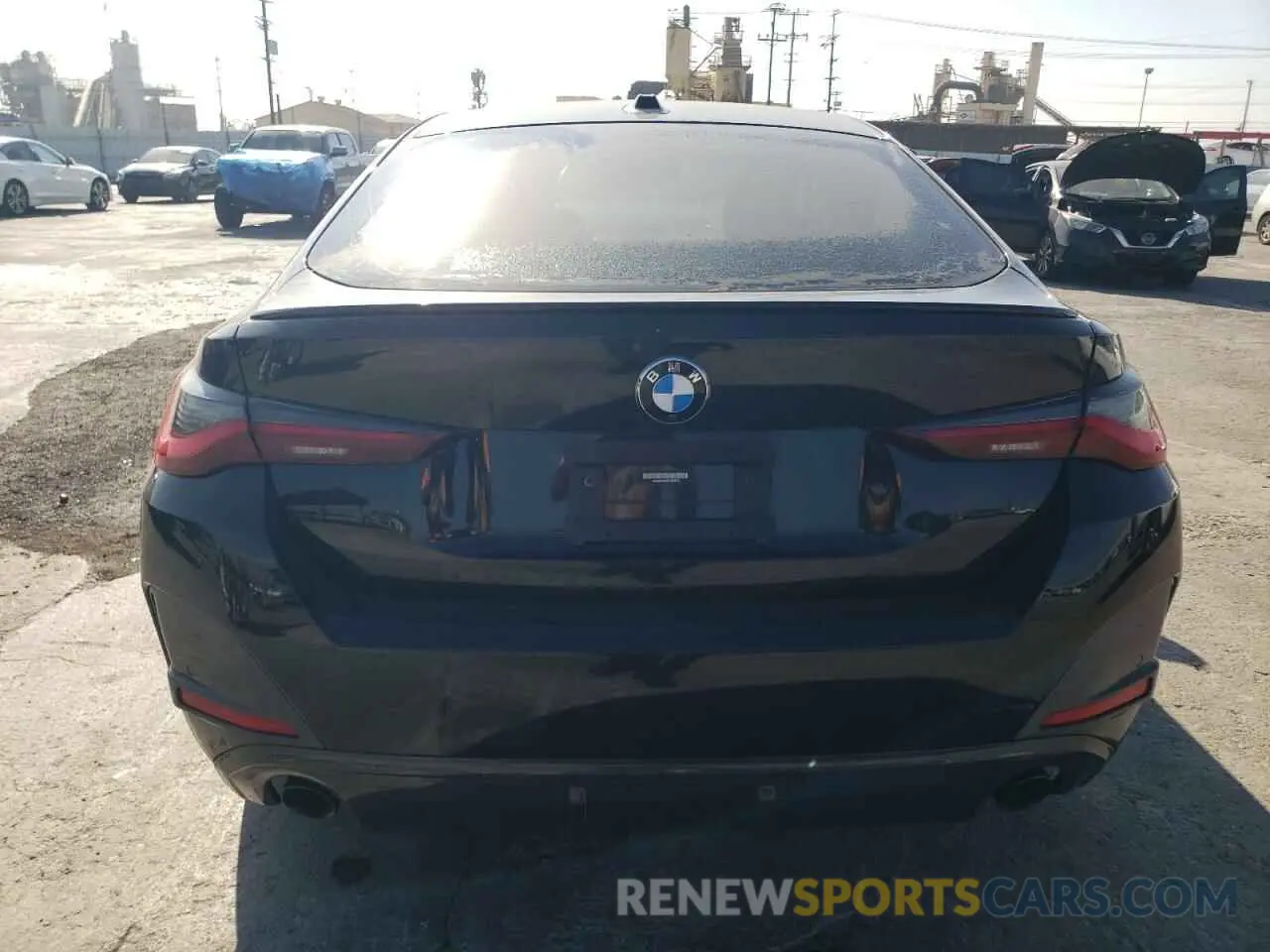 6 Photograph of a damaged car WBA63AV00NFM93874 BMW 4 SERIES 2022