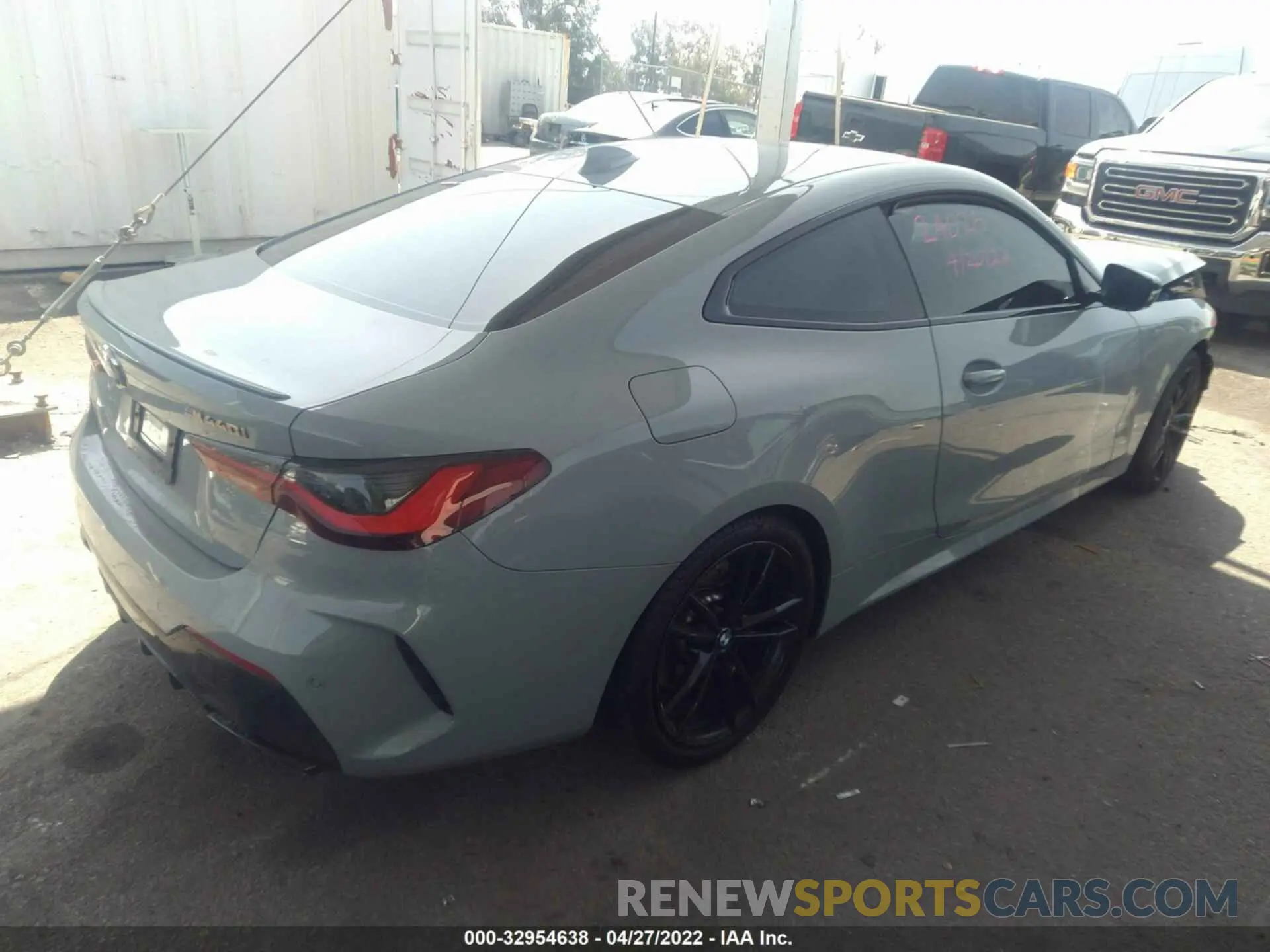 4 Photograph of a damaged car WBA83AP02NCH78067 BMW 4 SERIES 2022