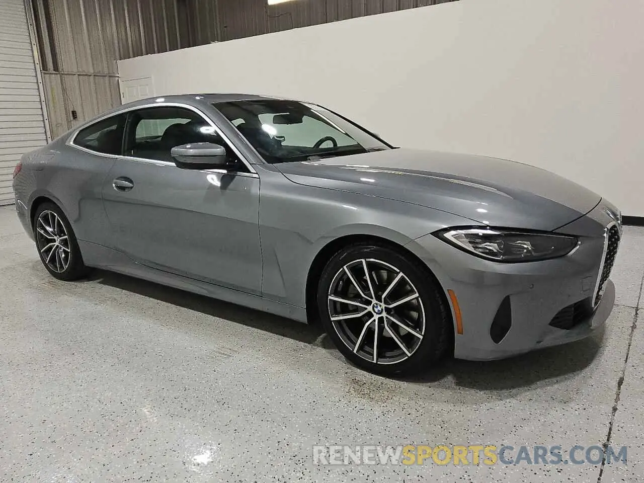 4 Фотография поврежденного автомобиля WBA53AP01RCR82185 BMW 4 SERIES 2024