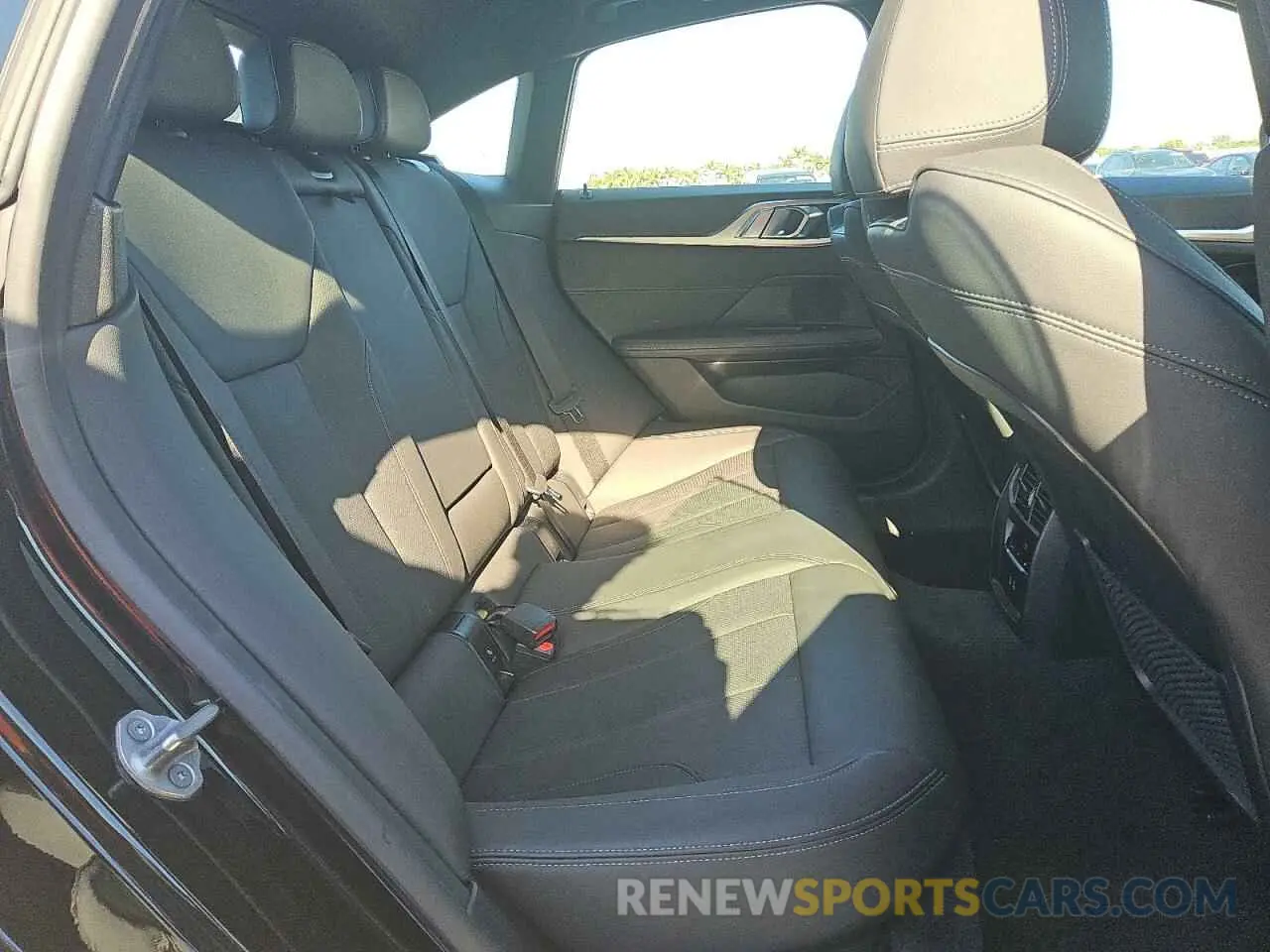 10 Photograph of a damaged car WBA63AV03RFS91021 BMW 4 SERIES 2024