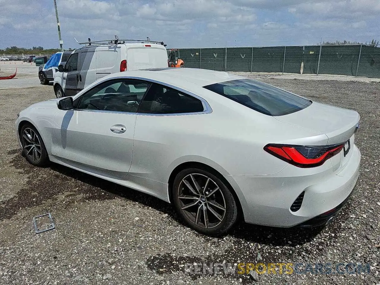 2 Фотография поврежденного автомобиля WBA43DA01SCT01356 BMW 4 SERIES 2025