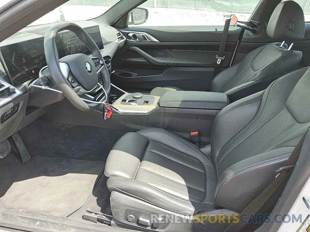 7 Фотография поврежденного автомобиля WBA43DA01SCT01356 BMW 4 SERIES 2025