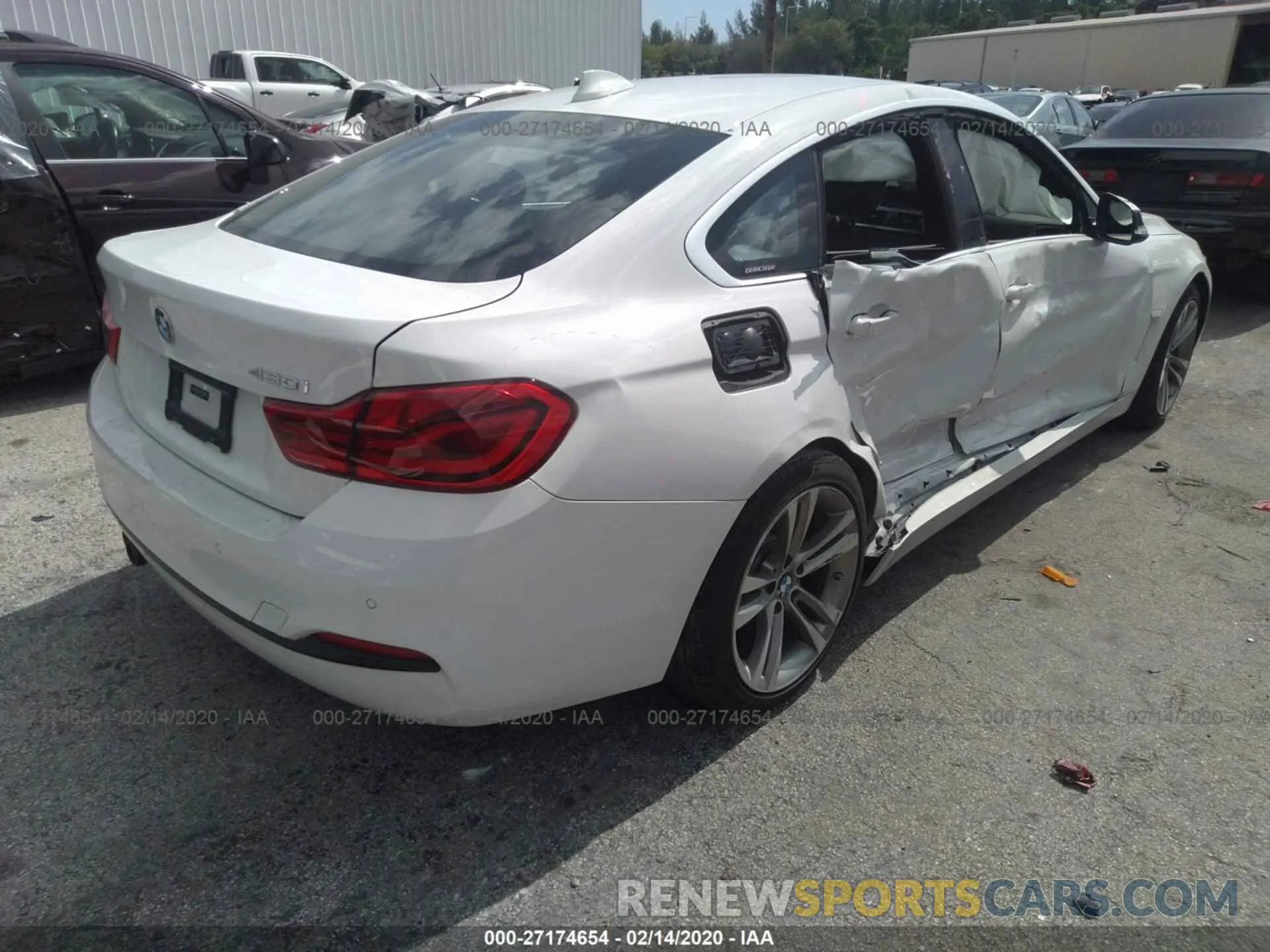 4 Photograph of a damaged car WBA4J1C5XKBM16685 BMW 430I 2019