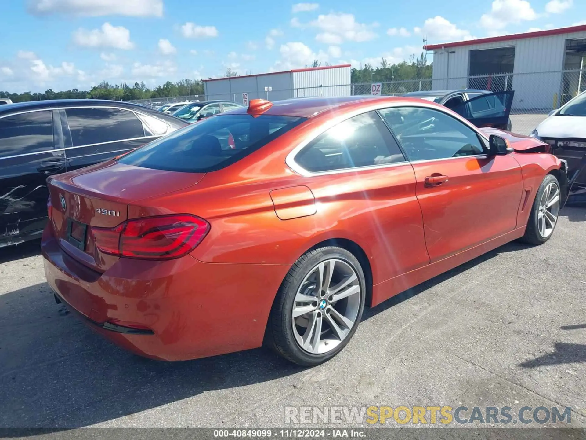 4 Photograph of a damaged car WBA4W3C50KAF93526 BMW 430I 2019