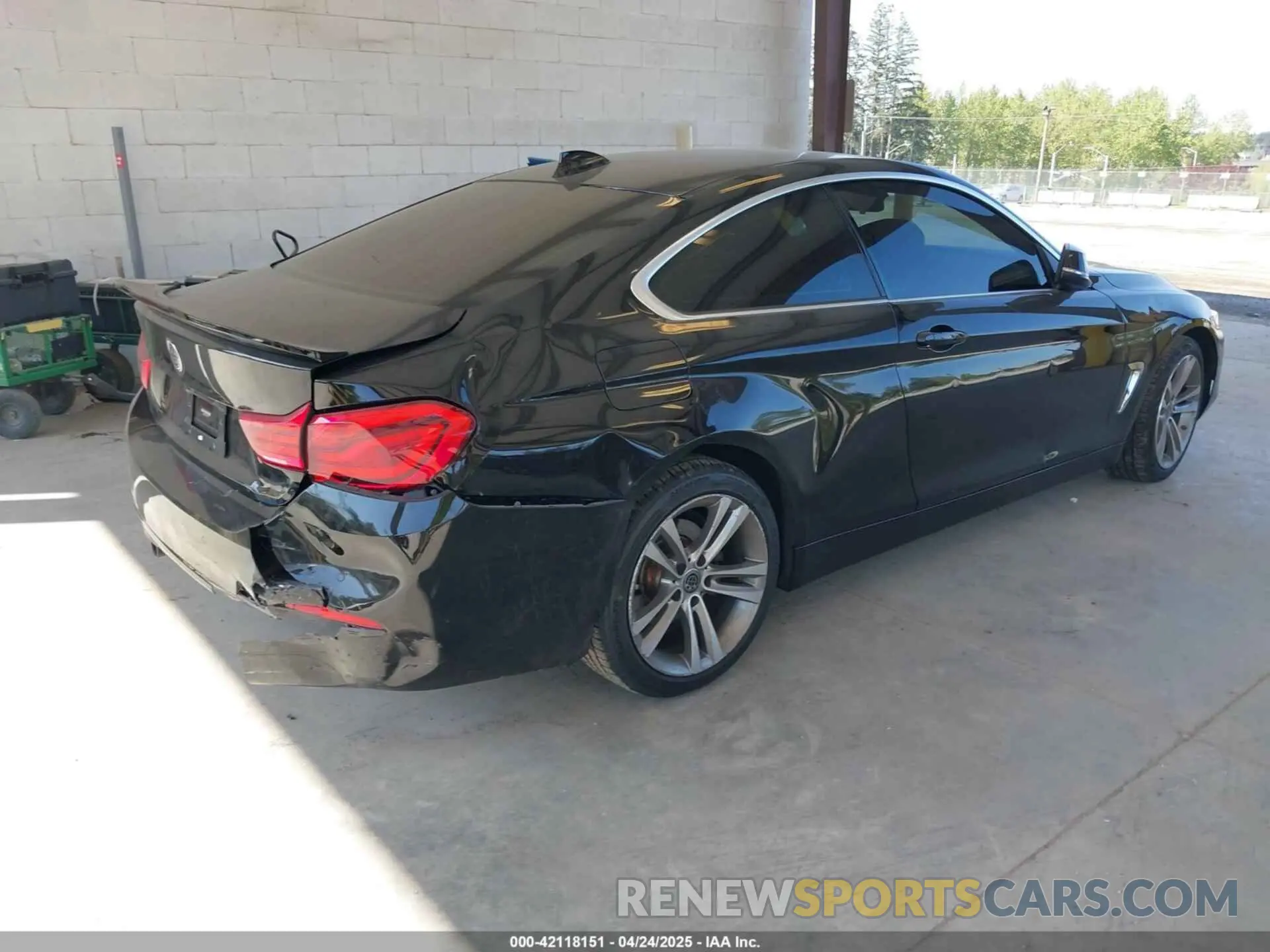 4 Фотография поврежденного автомобиля WBA4W3C59KAF93718 BMW 430I 2019