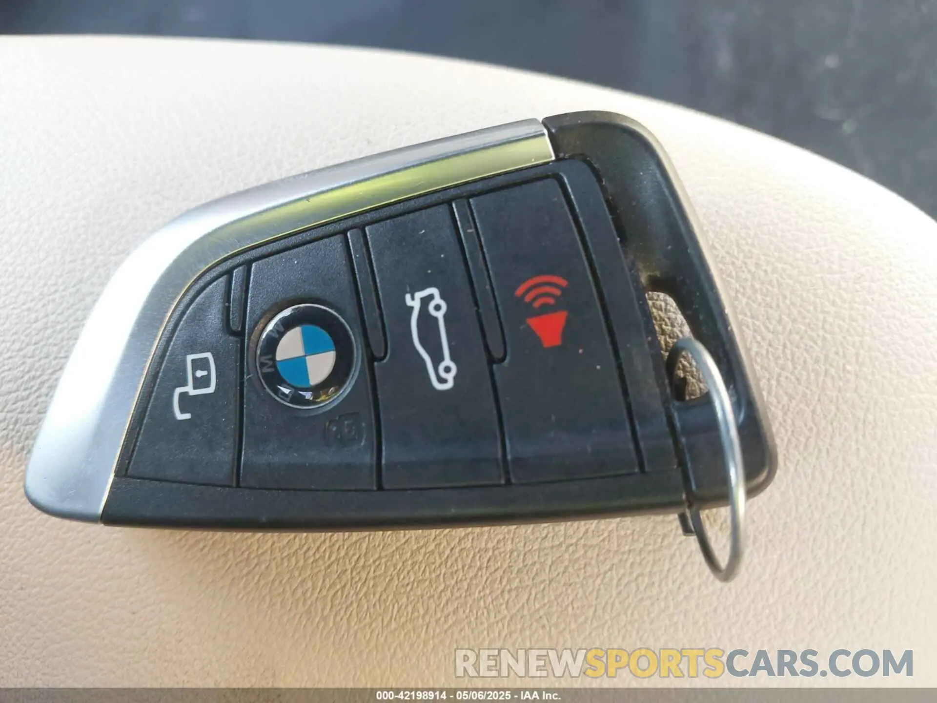 11 Photograph of a damaged car WBA53AP07MCG68388 BMW 430I 2021