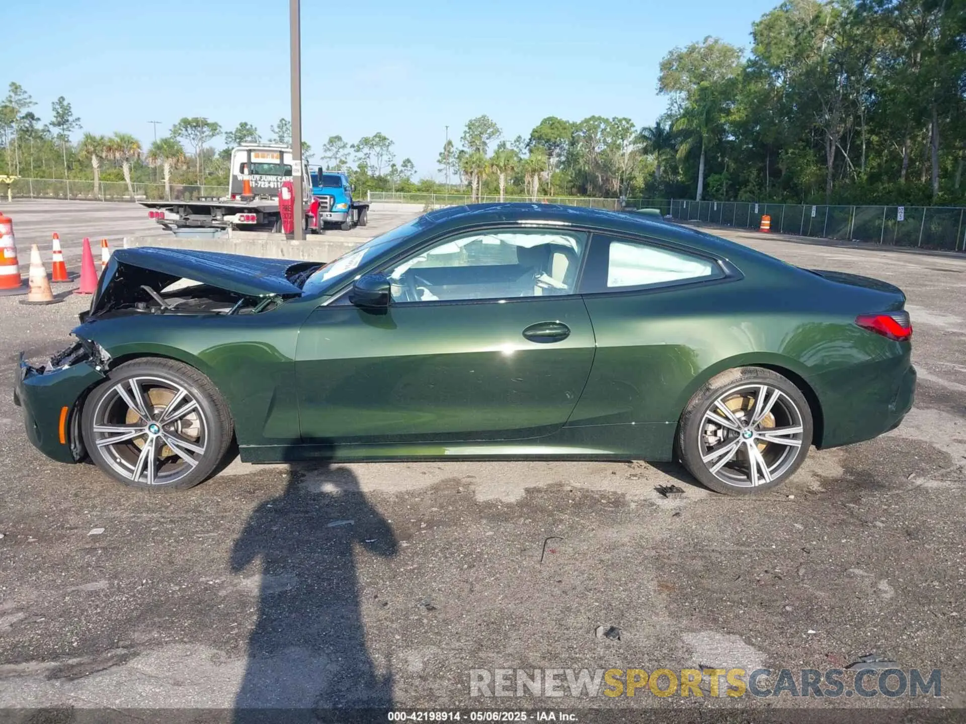 14 Photograph of a damaged car WBA53AP07MCG68388 BMW 430I 2021