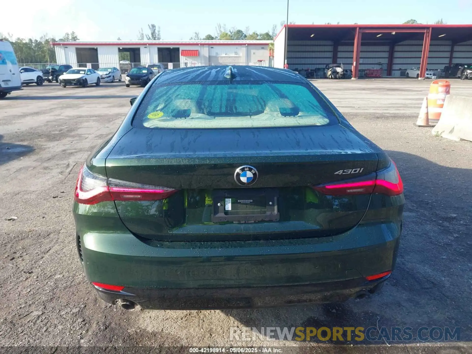 16 Photograph of a damaged car WBA53AP07MCG68388 BMW 430I 2021