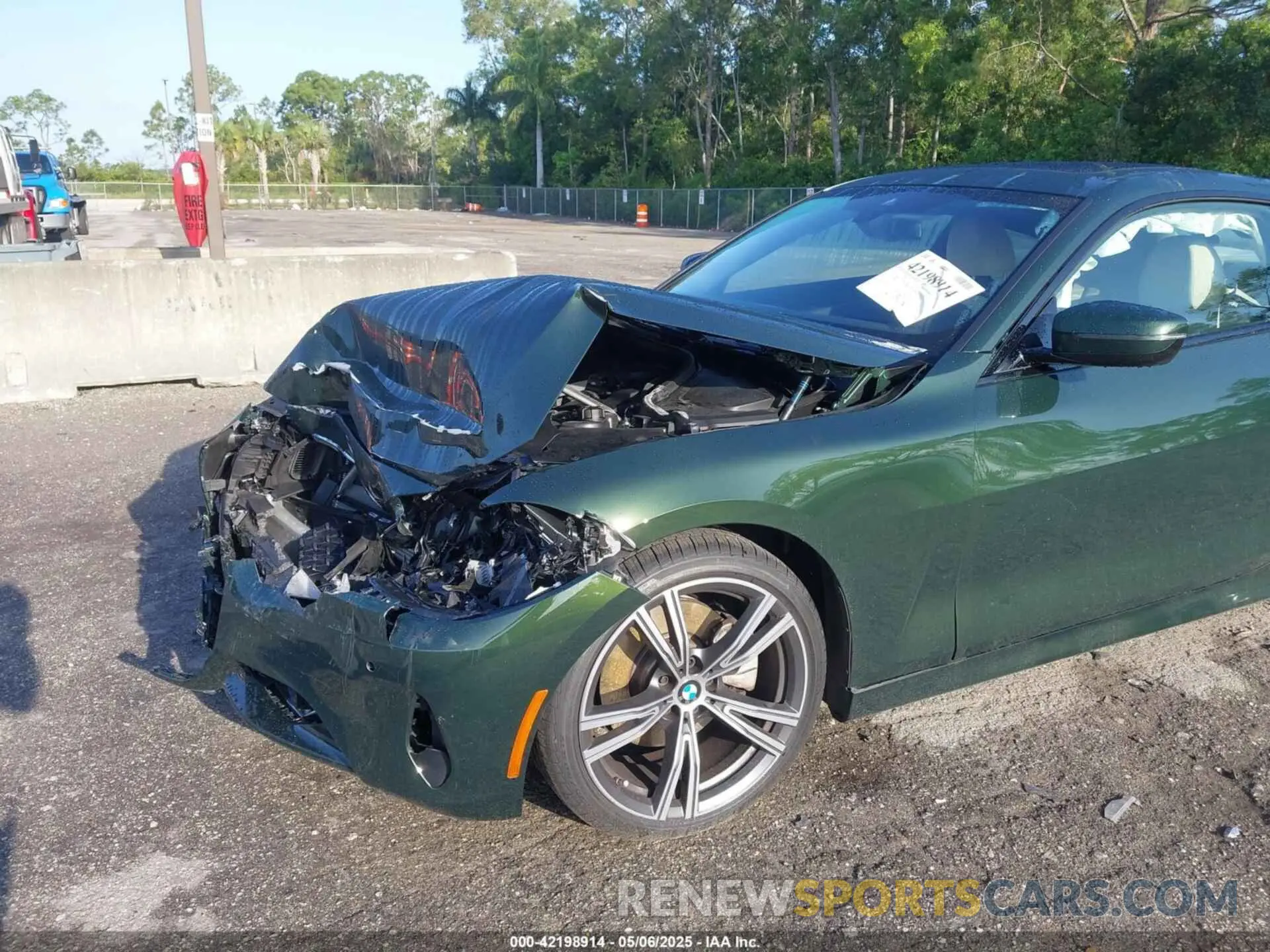 6 Photograph of a damaged car WBA53AP07MCG68388 BMW 430I 2021