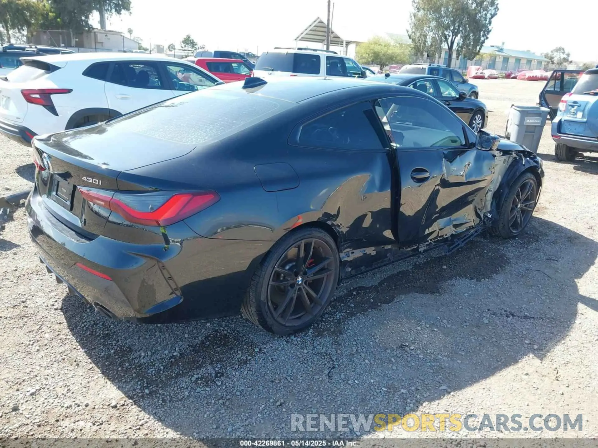 4 Photograph of a damaged car WBA73AP01MCG12892 BMW 430I 2021