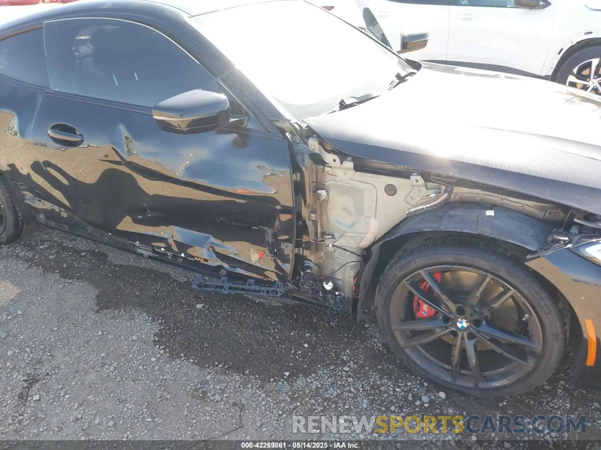 6 Photograph of a damaged car WBA73AP01MCG12892 BMW 430I 2021