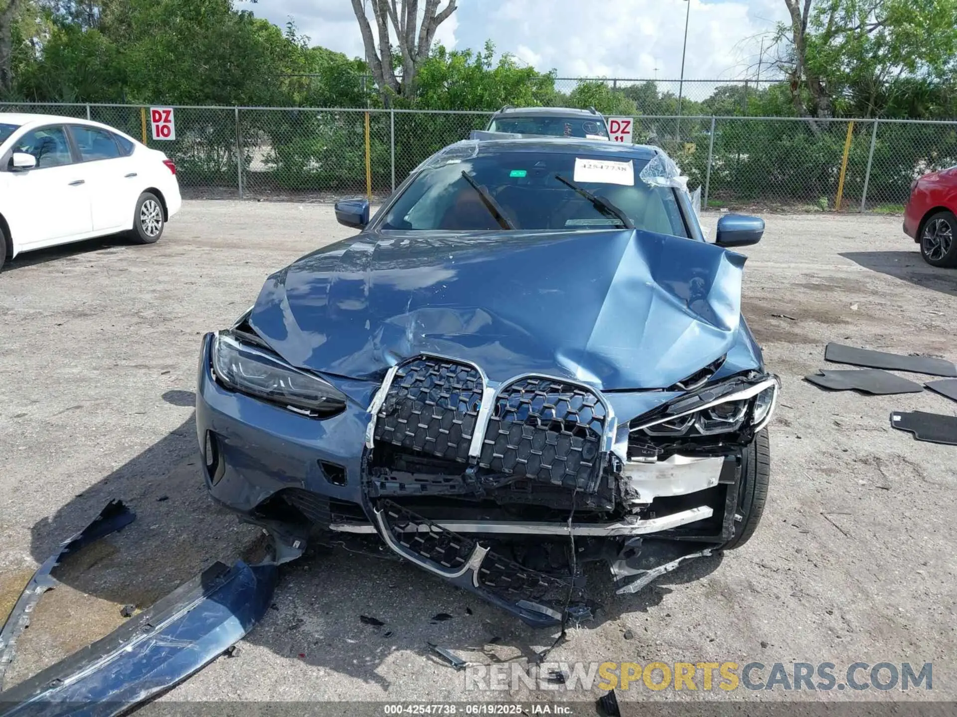 12 Photograph of a damaged car WBA53AP04NCH79918 BMW 430I 2022