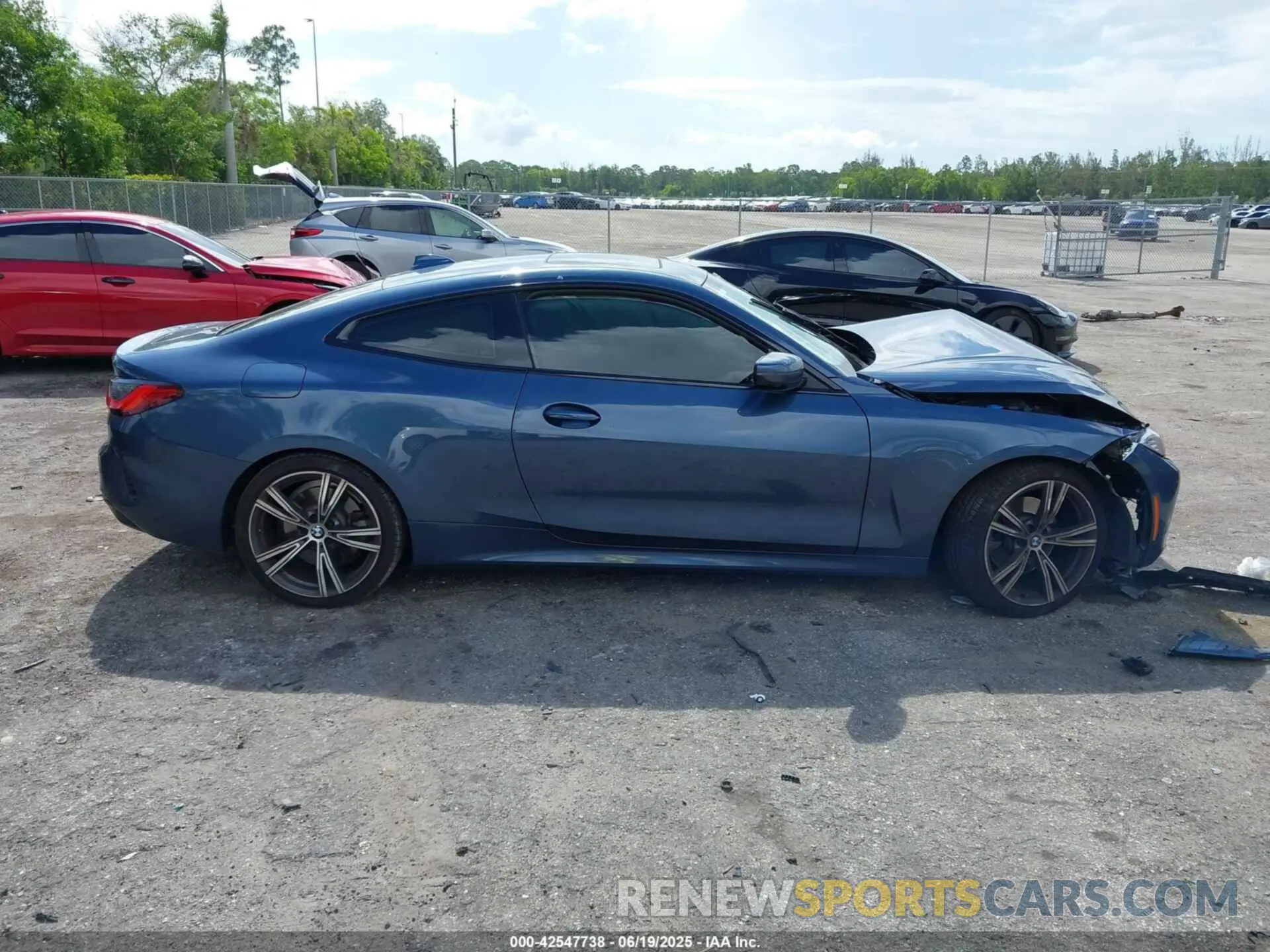 13 Photograph of a damaged car WBA53AP04NCH79918 BMW 430I 2022
