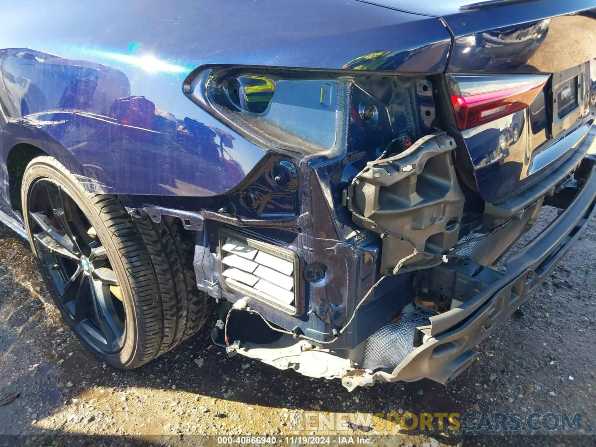 21 Photograph of a damaged car WBA53AP08NCK99152 BMW 430I 2022