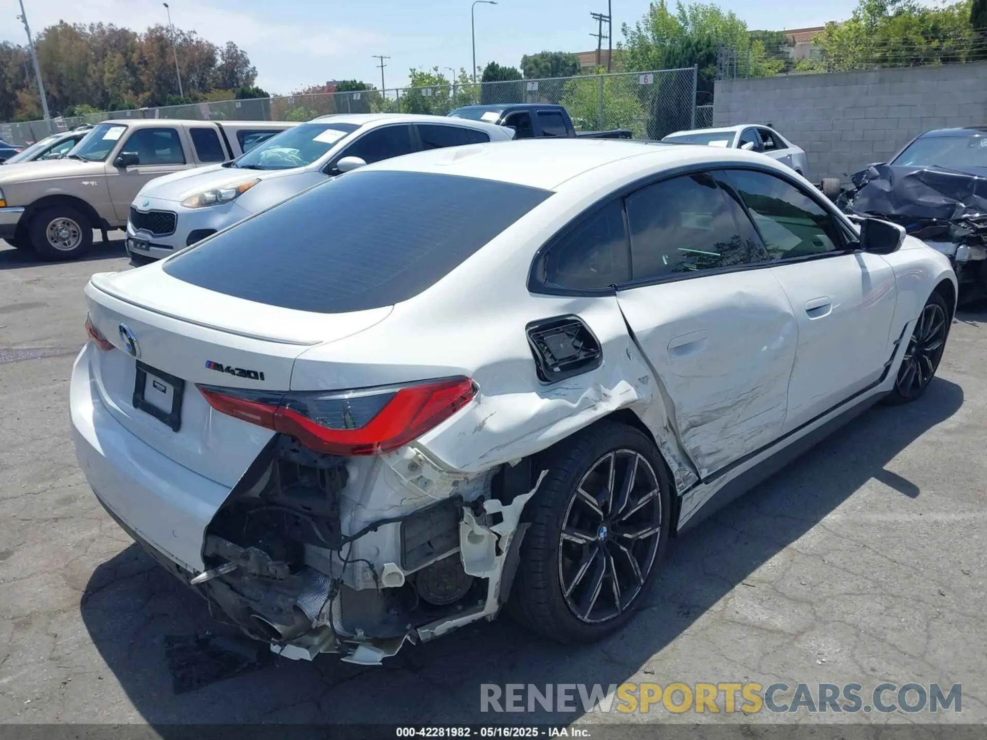 4 Photograph of a damaged car WBA63AV03NFM76468 BMW 430I GRAN COUPE 2022