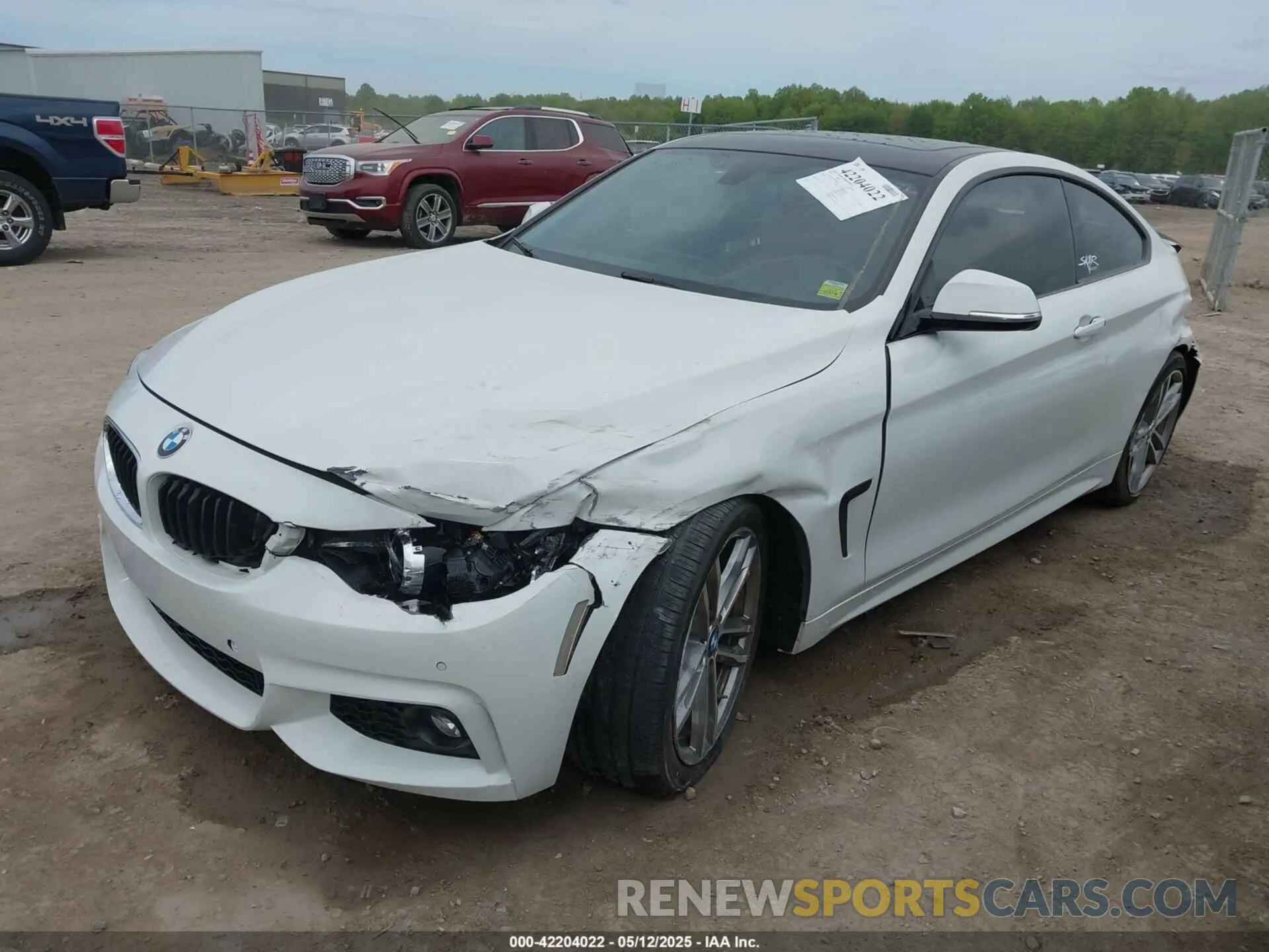 2 Photograph of a damaged car WBA4W7C55KAG52609 BMW 440I 2019