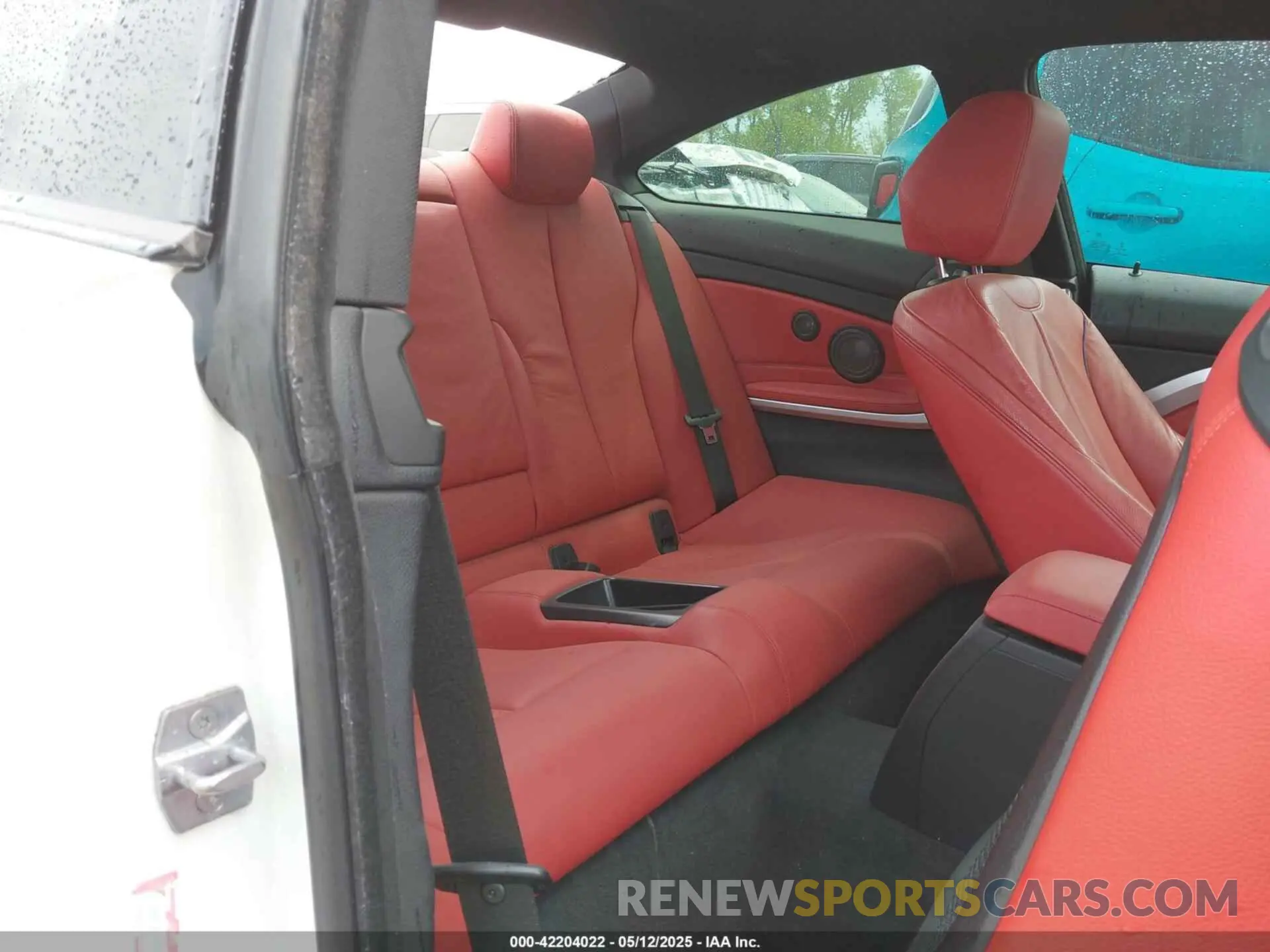 8 Photograph of a damaged car WBA4W7C55KAG52609 BMW 440I 2019