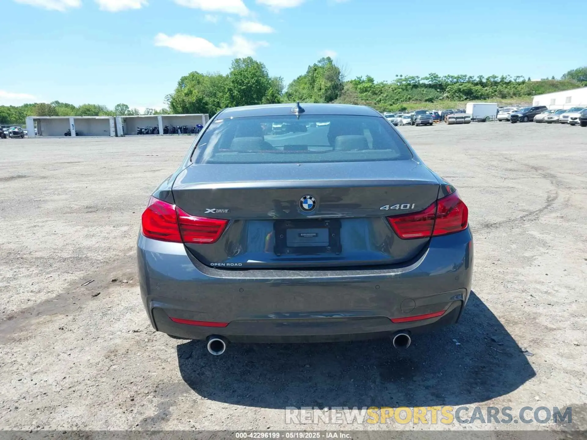 16 Photograph of a damaged car WBA4W9C56KAF94960 BMW 440I 2019