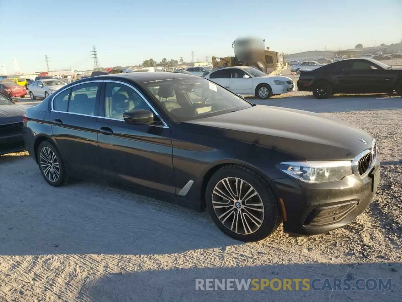 4 Фотография поврежденного автомобиля WBAJA5C50KBX87977 BMW 5 SERIES 2019