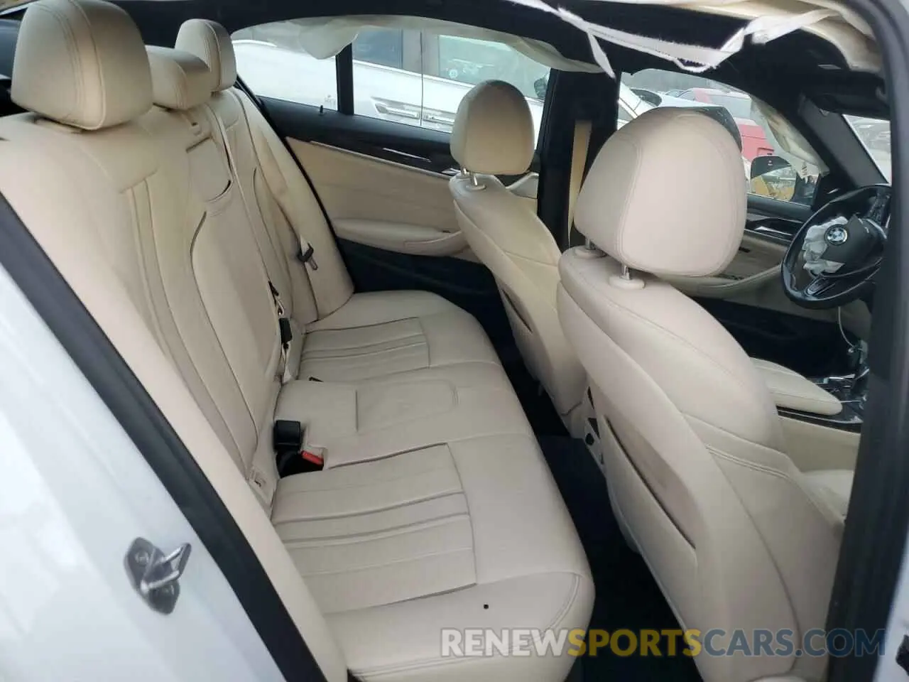 10 Фотография поврежденного автомобиля WBAJA5C52KBX87642 BMW 5 SERIES 2019