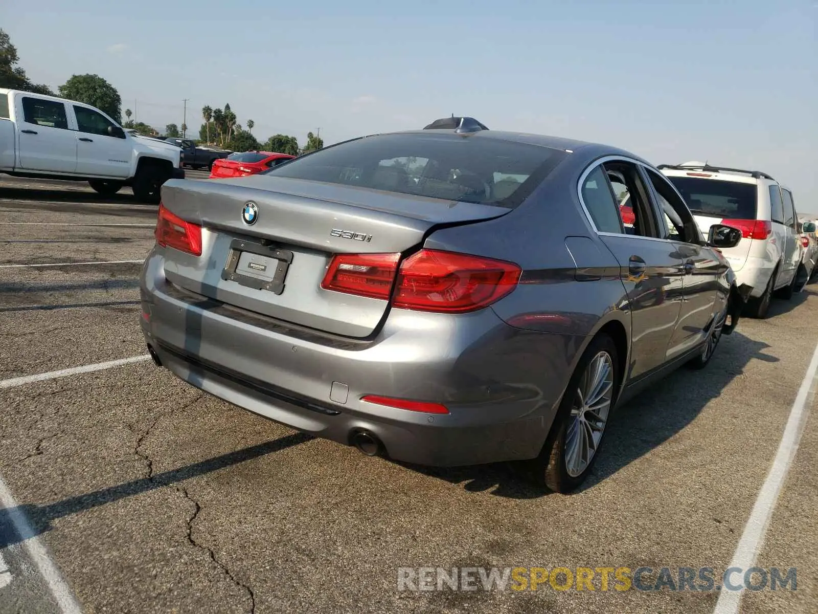 4 Photograph of a damaged car WBAJA5C54KG900994 BMW 5 SERIES 2019