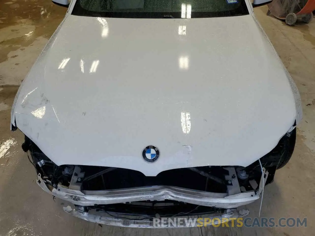 11 Photograph of a damaged car WBAJA5C54KWW19462 BMW 5 SERIES 2019