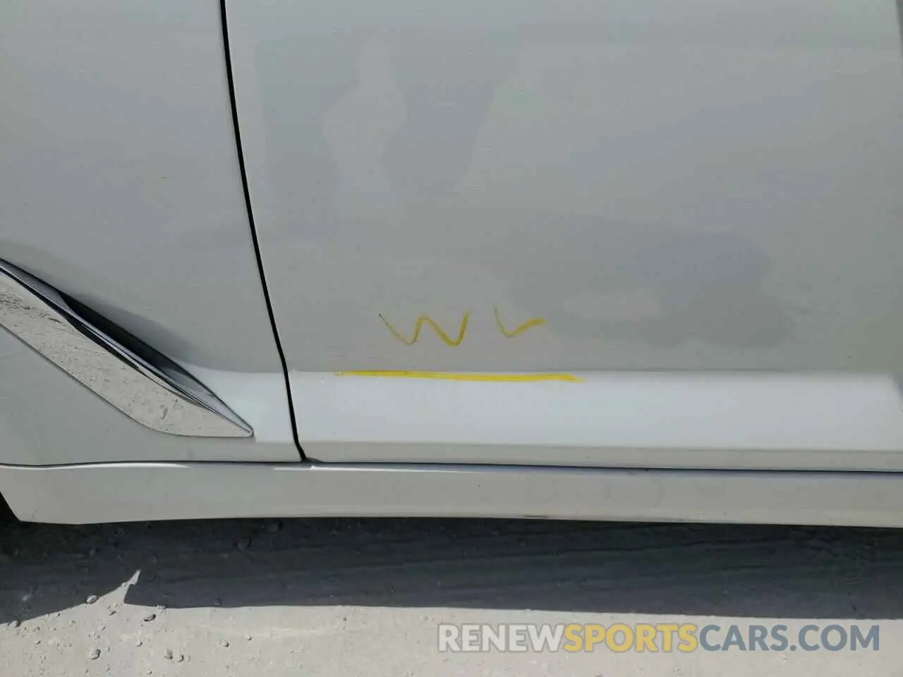 12 Photograph of a damaged car WBAJA5C54KWW26606 BMW 5 SERIES 2019