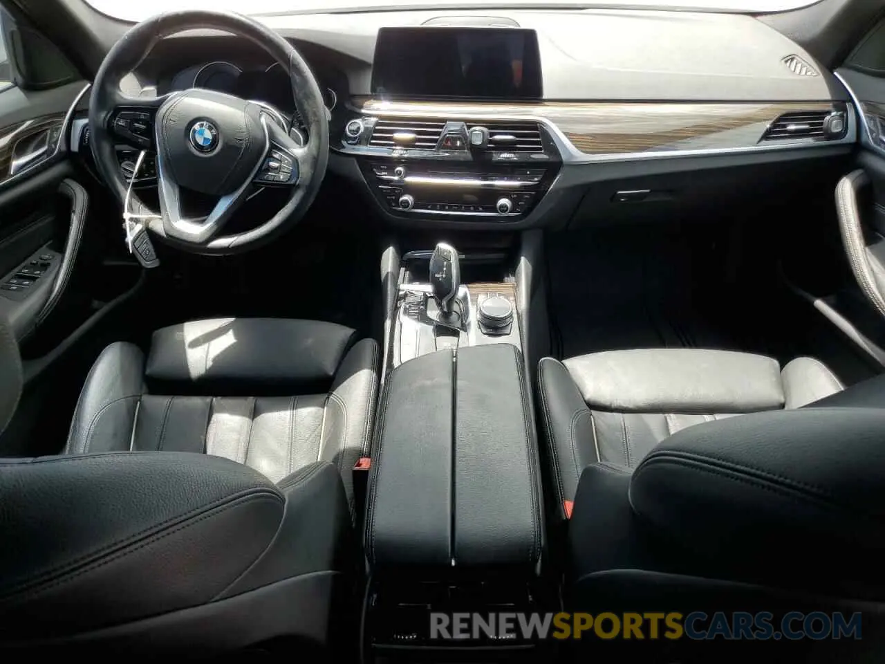 8 Photograph of a damaged car WBAJA5C54KWW26606 BMW 5 SERIES 2019