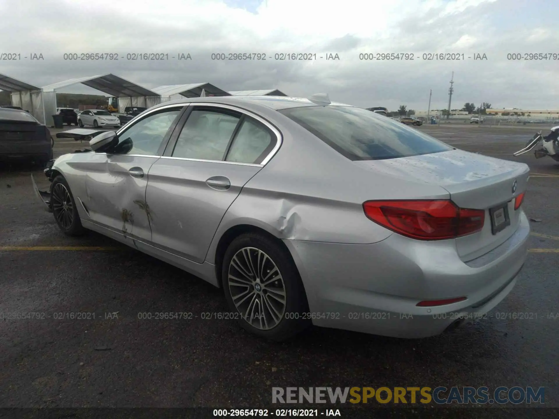 3 Photograph of a damaged car WBAJA5C55KBX86498 BMW 5 SERIES 2019