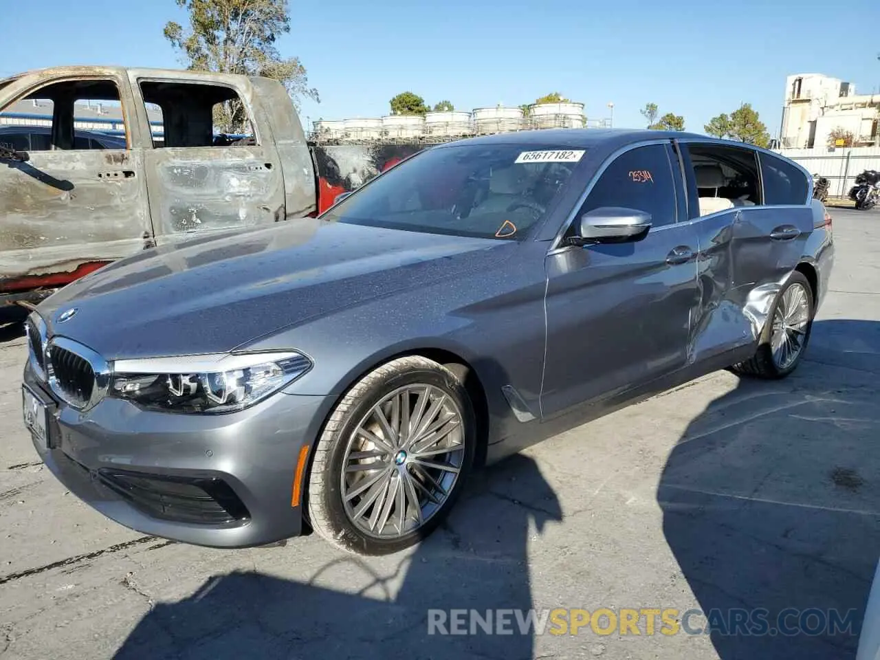 2 Photograph of a damaged car WBAJA5C55KWW03576 BMW 5 SERIES 2019