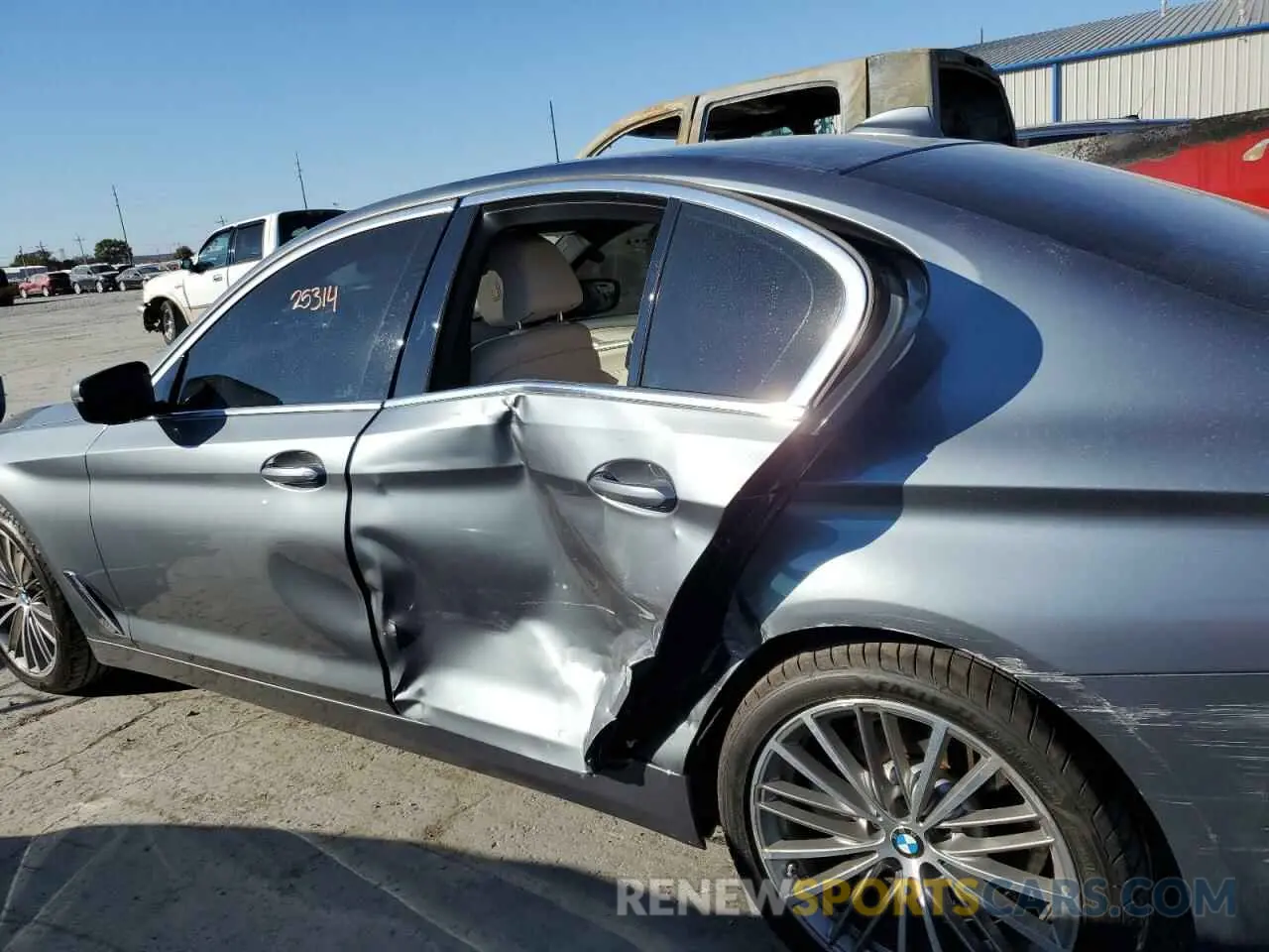 9 Photograph of a damaged car WBAJA5C55KWW03576 BMW 5 SERIES 2019