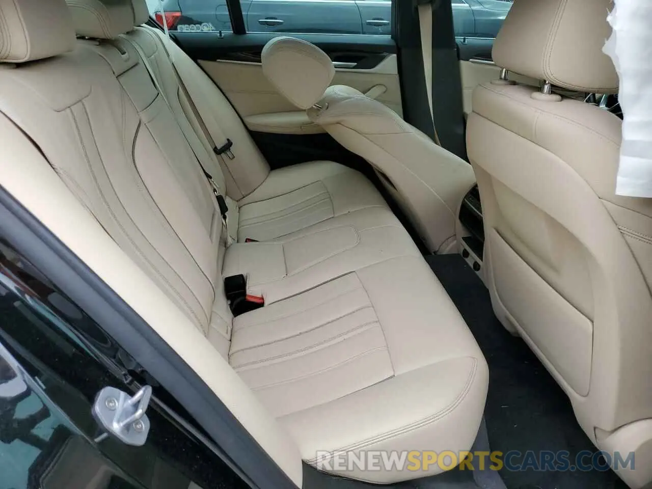 10 Photograph of a damaged car WBAJA5C58KBX46657 BMW 5 SERIES 2019