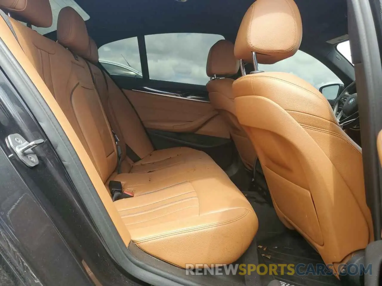 10 Фотография поврежденного автомобиля WBAJA7C50KG909963 BMW 5 SERIES 2019