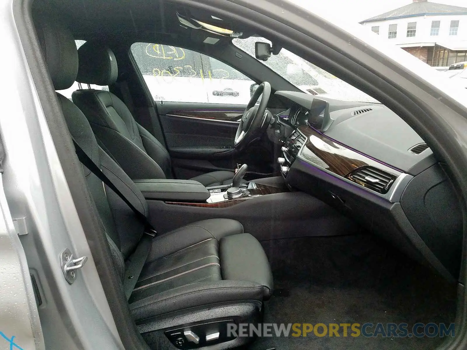 5 Photograph of a damaged car WBAJA7C50KG910918 BMW 5 SERIES 2019