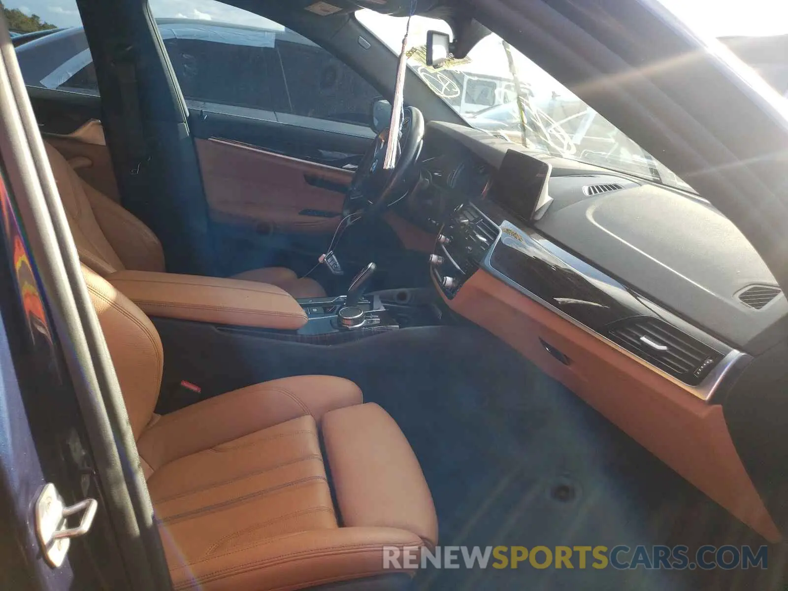 5 Photograph of a damaged car WBAJA7C50KWC77751 BMW 5 SERIES 2019