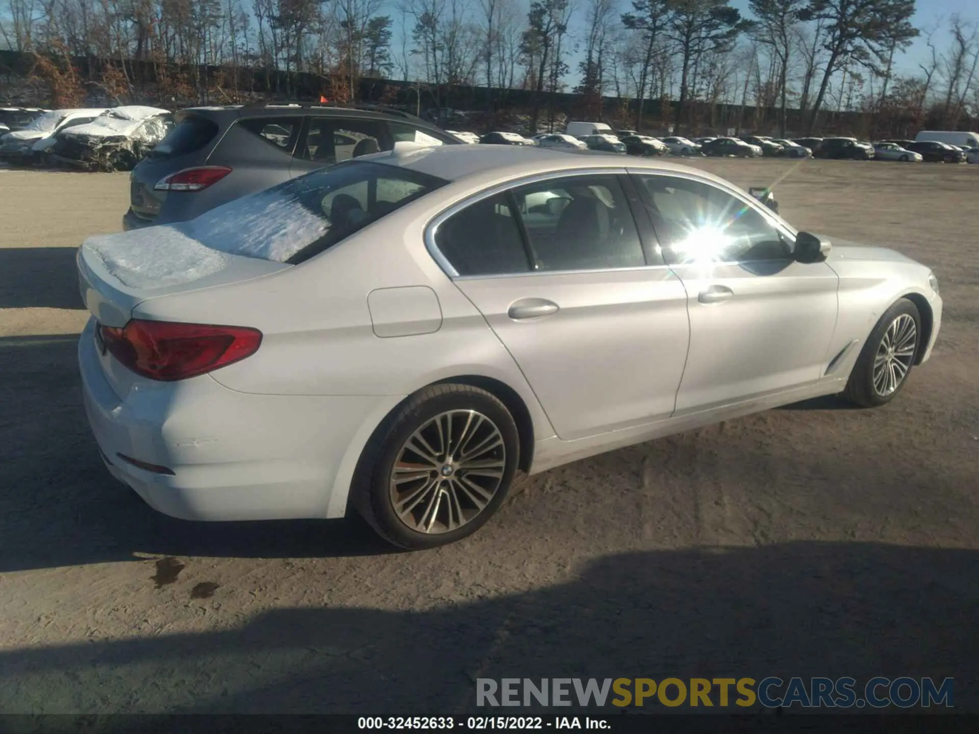 4 Photograph of a damaged car WBAJA7C51KG911897 BMW 5 SERIES 2019