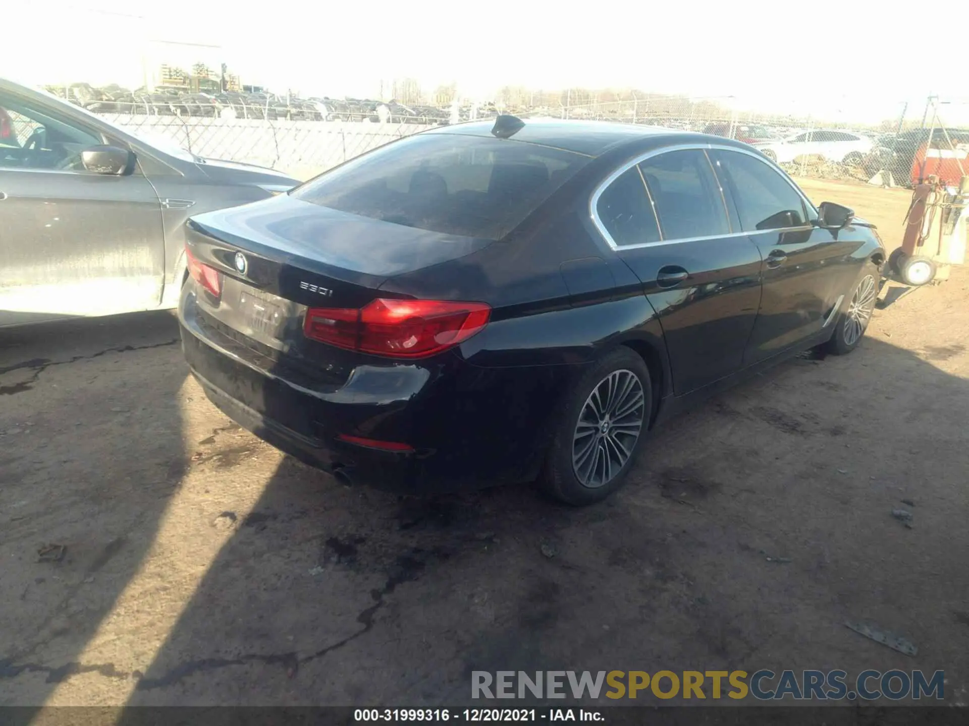 4 Фотография поврежденного автомобиля WBAJA7C53KWW07931 BMW 5 SERIES 2019