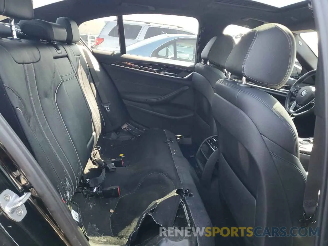10 Photograph of a damaged car WBAJA7C54KWW23037 BMW 5 SERIES 2019