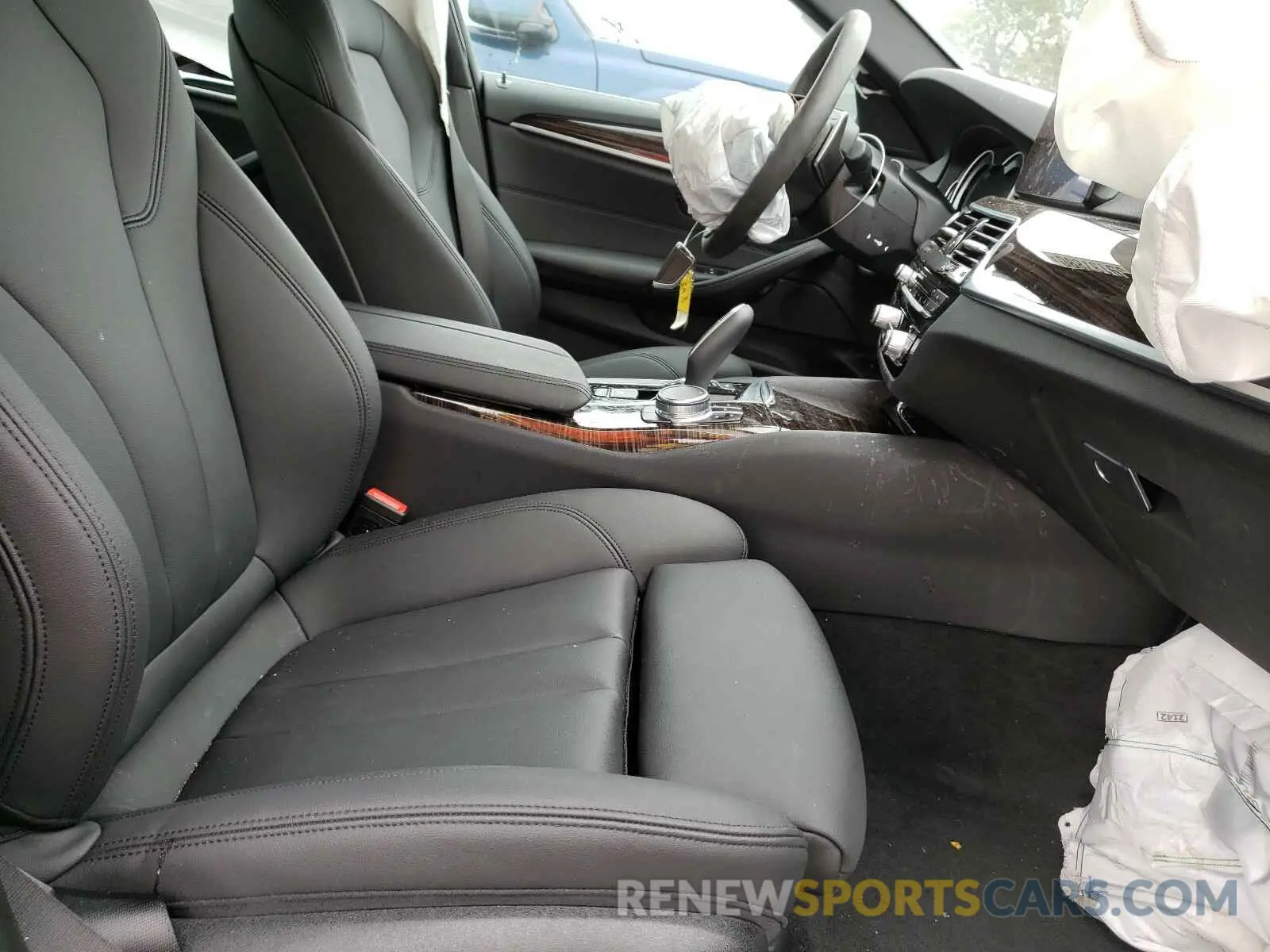 5 Photograph of a damaged car WBAJA7C54KWW29632 BMW 5 SERIES 2019