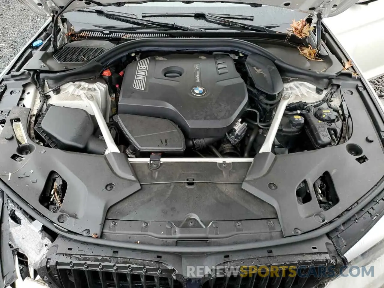 11 Photograph of a damaged car WBAJA7C55KG909778 BMW 5 SERIES 2019